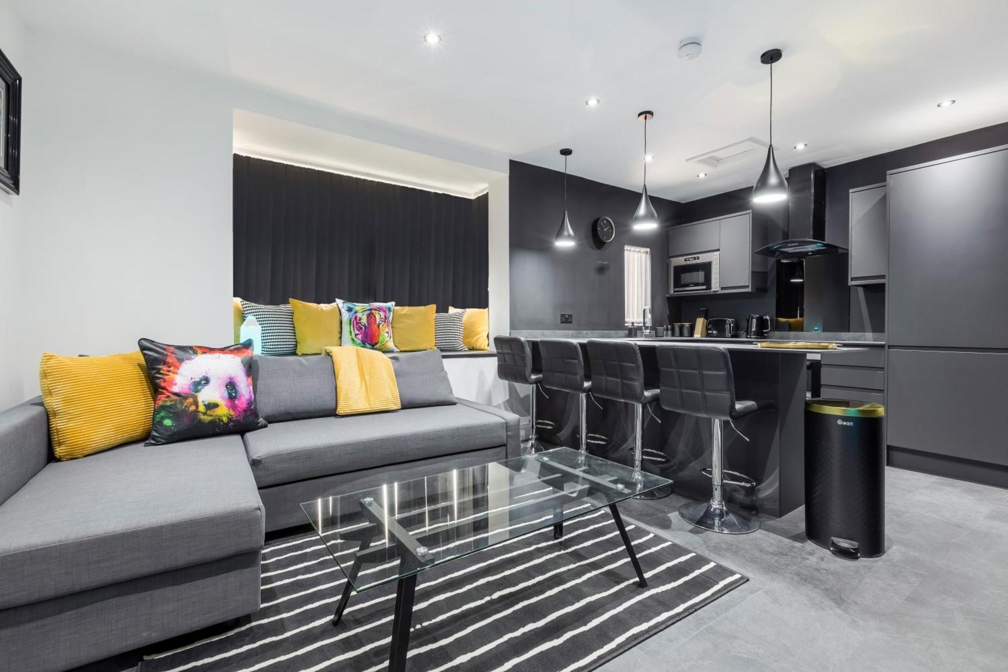 Two Bed Modern Apartment 5Min Walk To Town Centre With Free Parking ! Under New Management Blackpool Kültér fotó
