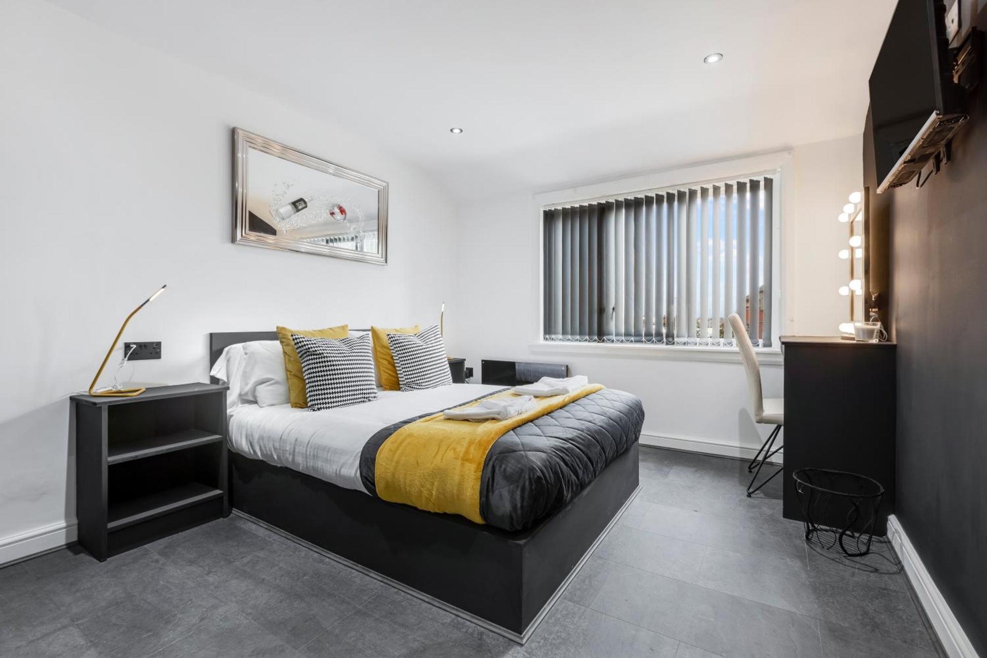 Two Bed Modern Apartment 5Min Walk To Town Centre With Free Parking ! Under New Management Blackpool Kültér fotó