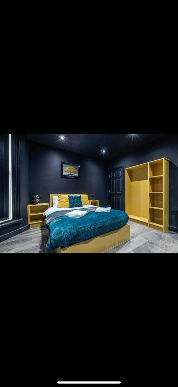 Two Bed Modern Apartment 5Min Walk To Town Centre With Free Parking ! Under New Management Blackpool Kültér fotó